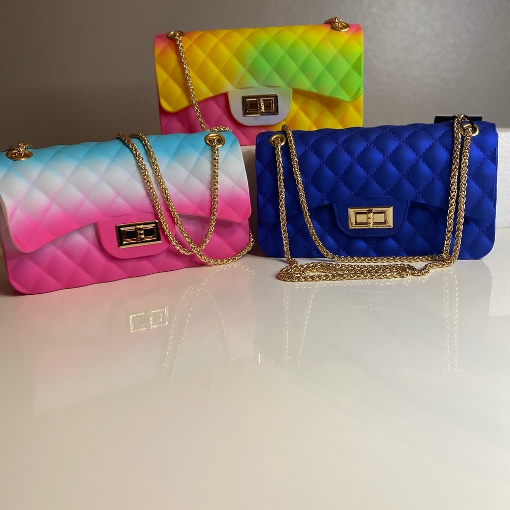 Super cute and Fun bag for your special occasion! Leave a comment for inquiry!
